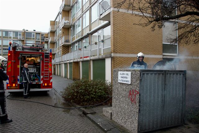 2009/33/20090119a 002 Einsteinlaan containerbrand.jpg